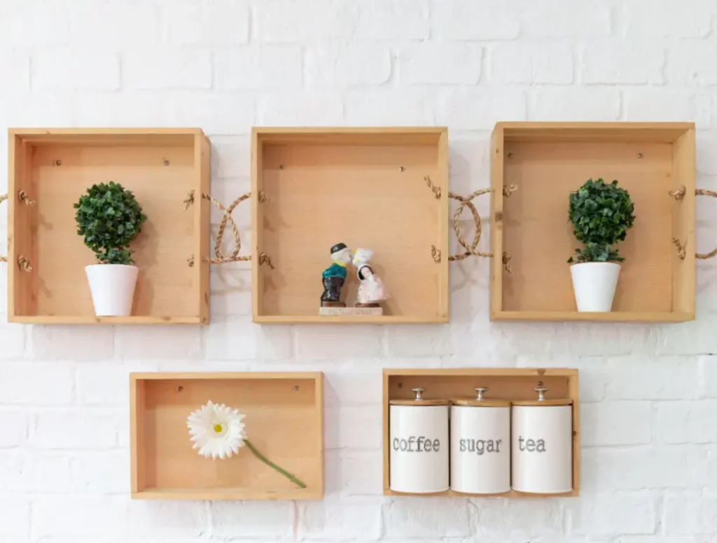 ছোট ঘরে ফ্লোটিং শেলফ ব্যবহার