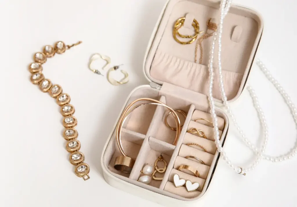 মেয়েদের জন্য উপহার