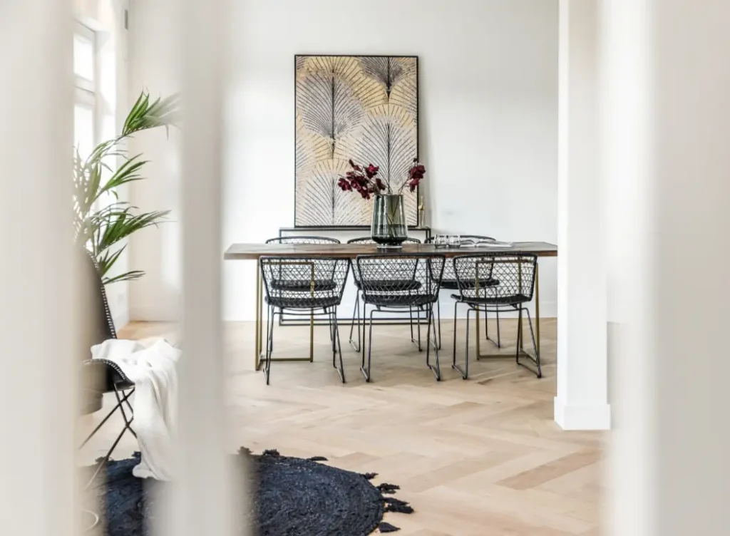 ডাইনিং টেবিল সাজানোর আইডিয়া