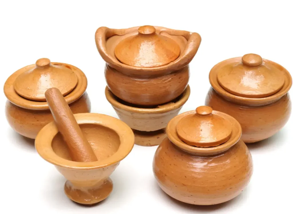 মাটির জিনিস দিয়ে ঘর সাজানো